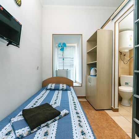 Small Room Near Independence Square Kyiv Exterior photo