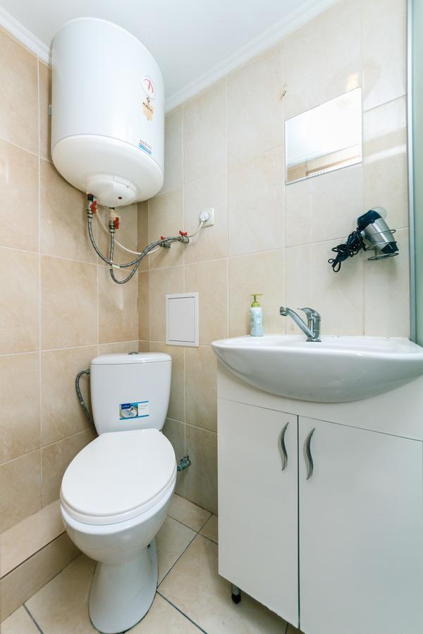 Small Room Near Independence Square Kyiv Exterior photo