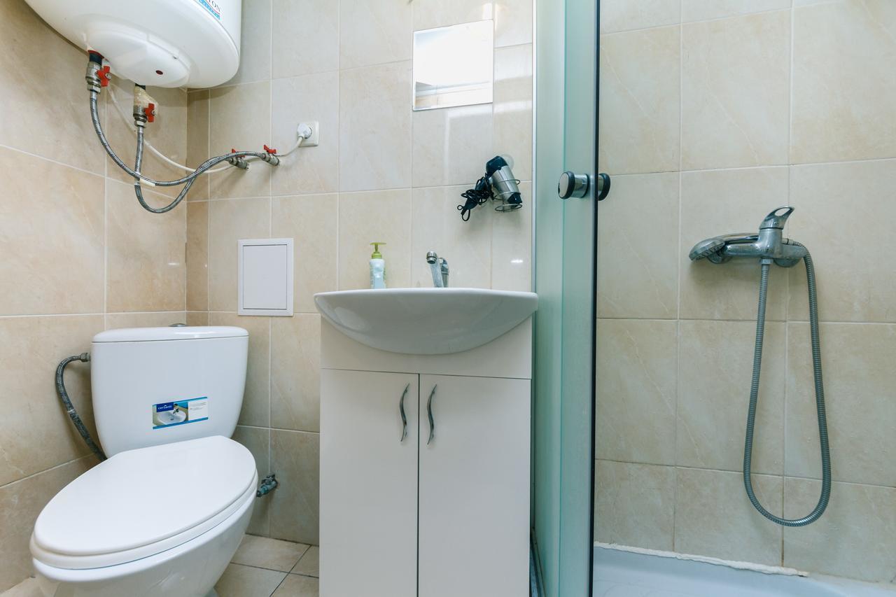 Small Room Near Independence Square Kyiv Exterior photo