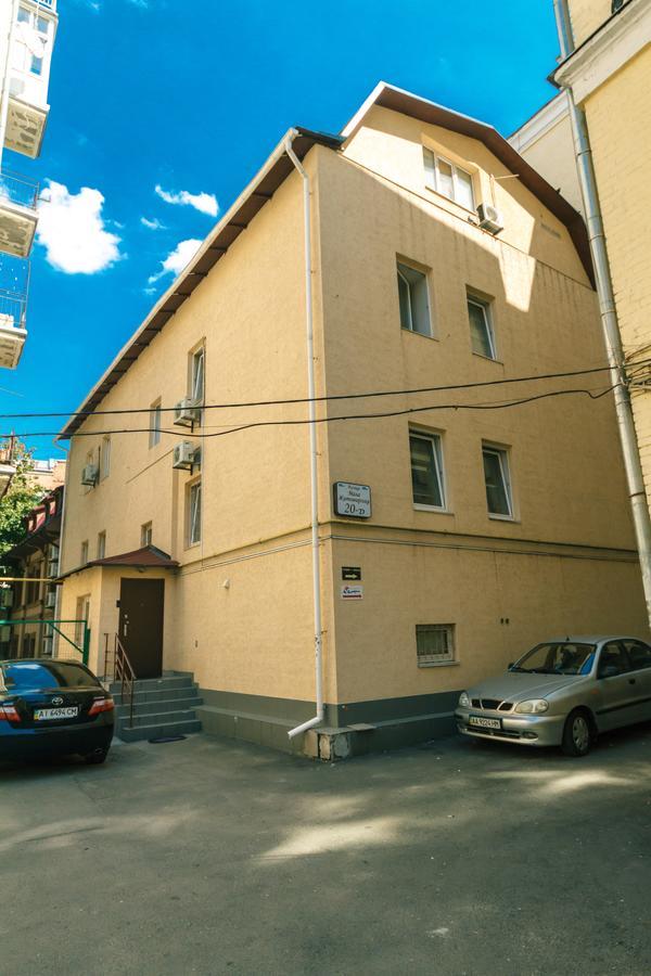 Small Room Near Independence Square Kyiv Exterior photo